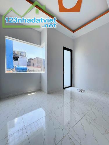 Nhà đẹp giáp Tân Phú 2Tầng mới ở ngay 4,2x11m chỉ 3,68 Tỷ TL - 3