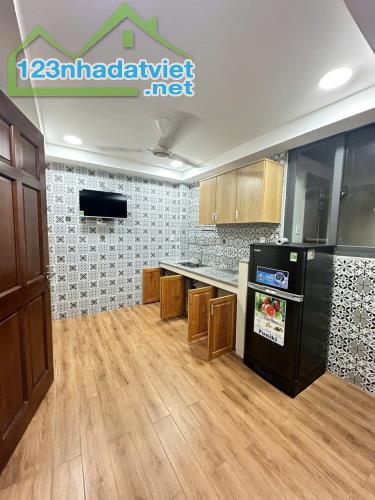 CHDV 5 TẦNG THANG MÁY - BÙI ĐÌNH TUÝ - 12 PHÒNG KHÉP KÍN CAO CẤP - 70TR/THÁNG - 16.3 TỶ. - 3