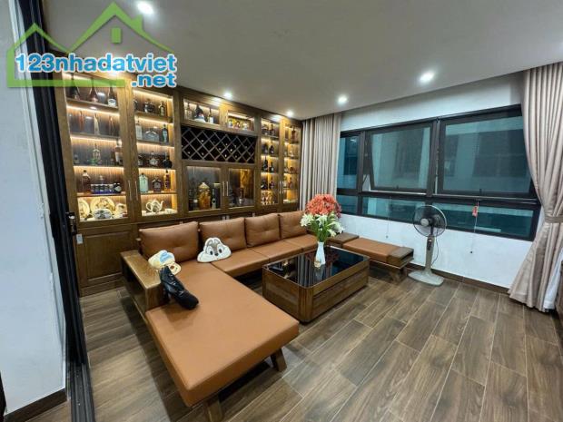 NHÀ ĐẸP CẦU GIẤY 54M-8 TẦNG- NGÕ THẲNG TẮP CÁCH MẶT PHỐ CẦU GIẤY 10M - Ô TÔ ĐỖ CỬA!!! - 5