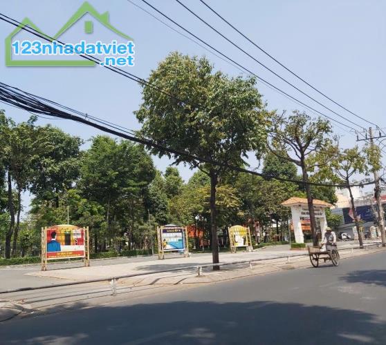 🏠 Bán nhà Gò Vấp, hẻm xe hơi Nguyễn Văn Khối, 106M²( 6 x 17), 3 tầng, 4 Pn, hơn 7 tỷ TL