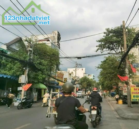 🏠 Bán nhà Gò Vấp, hẻm xe hơi Nguyễn Văn Khối, 106M²( 6 x 17), 3 tầng, 4 Pn, hơn 7 tỷ TL - 1