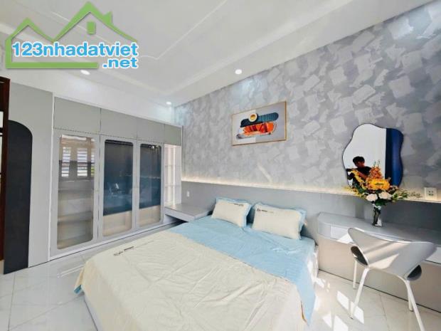 Nhà Đẹp Đường 53  Gò Vấp 53m2 Hẻm xe hơi– Full Nội Thất– Sổ Hồng Riêng– Giá Chỉ 5.65 Tỷ - 5