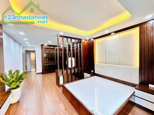 Chủ cần bán gấp, nhà Nguyễn Văn Cừ, 72m, khu phân lô, kinh doanh, hơn 10 tỷ. - 2