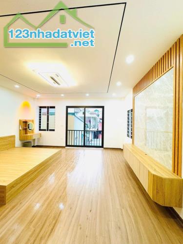 Nhà 6 tầng Nguyễn Văn Cừ, thang máy, lô góc 3 thoáng, full nội thất, 51m, MT 5m, nhỉnh 8tỷ - 3