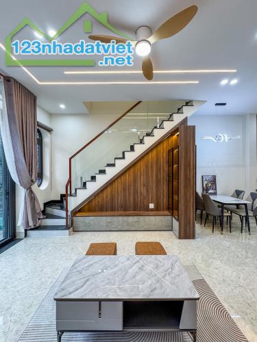 NHÀ TRỆT LẦU GÓC 2 MẶT TIỀN HẺM 160 TẦM VU - SAU LƯNG CĐ CẦN THƠ - 1
