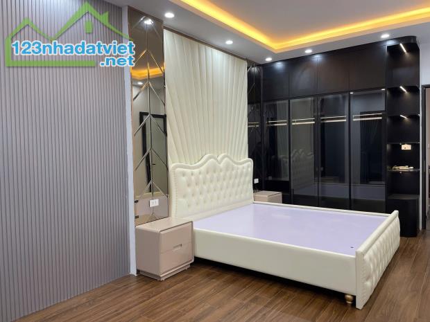 BÁn nhà phố Lê Thanh Nghị, Hai Bà Trưng 37m, 4 tầng. Giá: 8.1 tỷ. LH: 0327536893 - 2