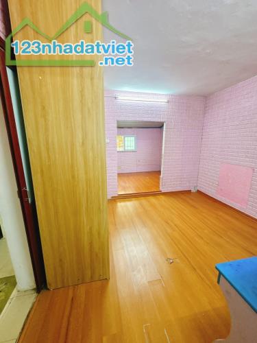 Hiếm Có - Tập Thể Thành Công - Ba Đình - Dt:90m2/3PN*PK*Bếp*nhỉnh 4 tỷ - 3