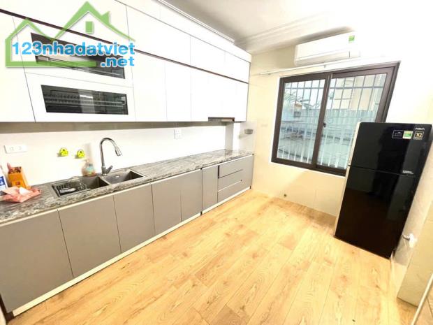 SIÊU HIẾM- Lạc Long Quân – 6 tầng- thang máy- ô tô- KD-nhỉnh 5 tỷ - 3