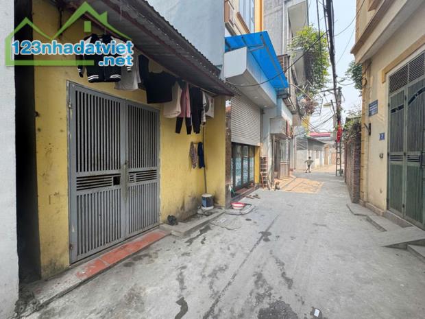 Đầu Tư An Toàn - DT: 44,7m2 nhà cấp 4 ngõ 197/80 Phúc Lợi. Ngõ thông, nở hậu, gần chợ