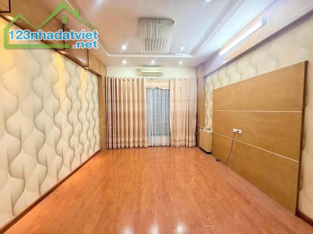 Trần Quốc Hoàn, DT 45M2x6T, MT 4M, giá 21.5 tỷ   NHÀ LÔ GÓC -  PHÂN LÔ Ô TÔ  - NGÕ THÔNG - 1