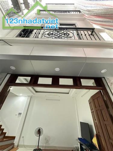 MỚI KÍNH KOONG- THÔNG SÀN- LÊ THANH NGHỊ -HAI BÀ TRƯNG- CHỈ 8 ĐỒNG