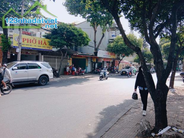 Cho thuê tòa nhà 22 - 24 Phan Thúc Duyện, Tân Bình. Trệt, 4 lầu, DT 900m2 chỉ 130tr - 2