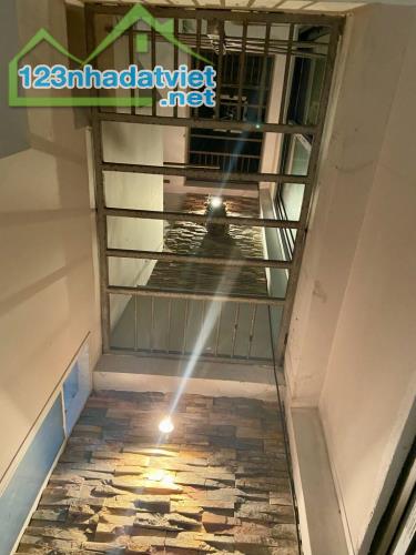Bán nhà Khương Hạ- Ngõ 3 gác nông, thoáng - Gần ô tô- Ô chờ thang máy- 48 m². - 2