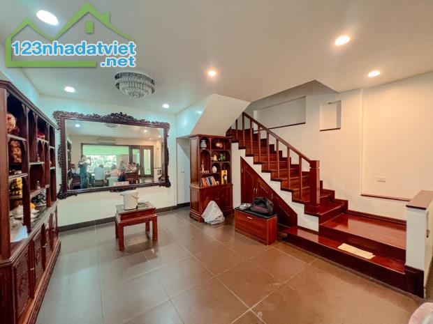 Bán nhà Phạm Thận Duật,ô tô,ngõ thông tứ phía,ô chờ tháng máy,dt 50m2*4tầng,nhà đẹp ở luôn - 3