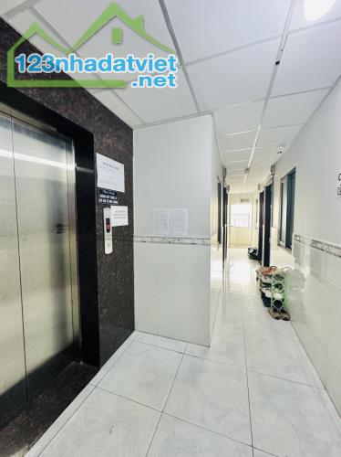 Gấp bán nhà Cách Mạng T8, Sài Gòn, 8 tầng, dt 178m2, 54 phòng, giá 30 tỷ.