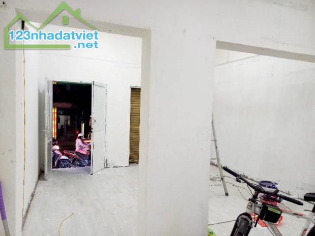 Bán nhà mặt phố Mai Hắc Đế, Hai Bà Trưng, 180m2 x 3 tầng, mặt tiền 7m, vỉa hè, 120 tỷ!