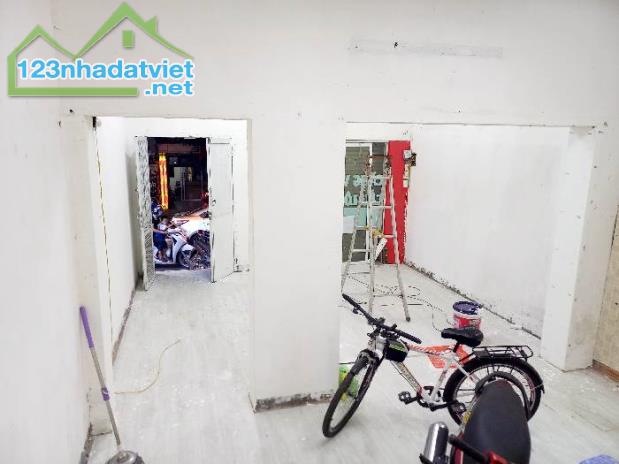Bán nhà mặt phố Mai Hắc Đế, Hai Bà Trưng, 180m2 x 3 tầng, mặt tiền 7m, vỉa hè, 120 tỷ! - 1