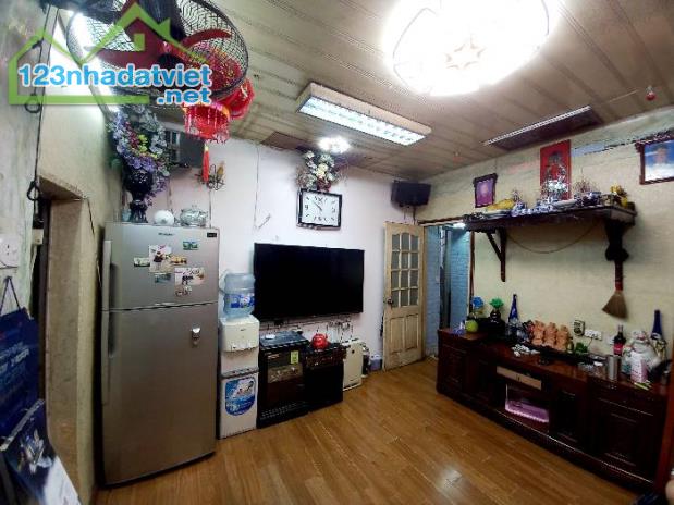 Bán nhà mặt phố Mai Hắc Đế, Hai Bà Trưng, 180m2 x 3 tầng, mặt tiền 7m, vỉa hè, 120 tỷ! - 2