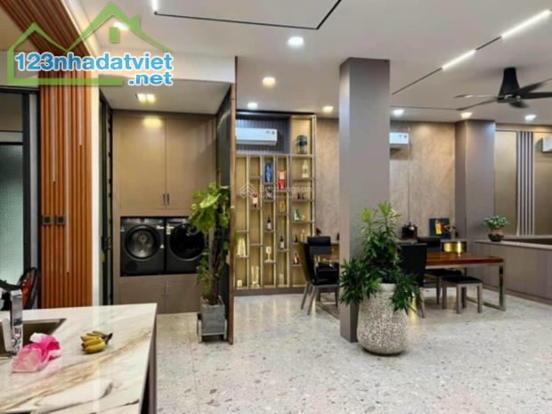 Nhà bán khu dân cư Trung Sơn giáp Him Lam Q.7, 100m²  ngang 5m, 4 tầng, 5pn, giá 17 tỷ nhẹ - 1