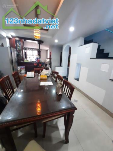 Nhà bán khu dân cư Trung Sơn giáp Him Lam Q.7, 100m²  ngang 5m, 4 tầng, 5pn, giá 17 tỷ nhẹ - 3
