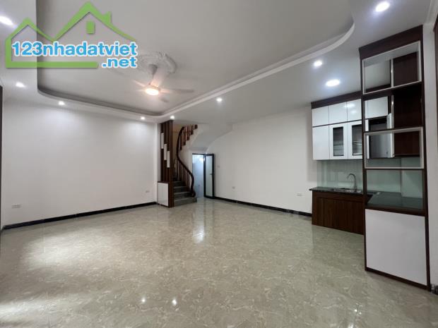NHÀ MỚI CONG THOÁNG ÁNH TỰ NHIÊN XUYÊN TẤT CẢ CÁC PHÒNG, THOÁNG SÁNG VĨNH VIỄN - 2