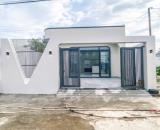 chủ ngộp cần bán gấp lại căn nhà cấp 4 sổ hồng riêng full thổ cư nhà đẹp như mới