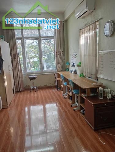 Bán Nhà Hoàng Quốc Việt, 3 Bước ra ô tô, 54m2, 5 tầng, 10,2 Tỷ - 2