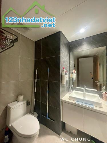 (Tin thật 100%) CH 85m2 x 2PN có slot ô tô tại Mipec Xuân Thủy - Nội thất cao cấp - Tầng - 3