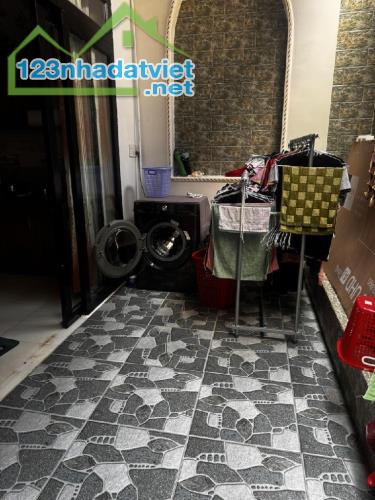 5.2 tỷ - nhà 99m² gần Hà Huy Giáp Q12 – 5PN, sân ô tô, vào ở ngay