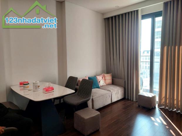 OTO CON ĐỖ CỬA - NHÀ ĐẸP MỚI KINH KOONG- GẦN PHỐ NGÕ RỘNG - HÀNG XÓM VINHOMS - TIỆN ÍCH NG