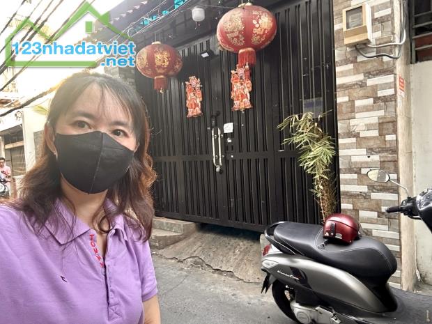 NHÀ 5 TẦNG FULL NỘI THẤT-GẦN HỒ BƠI VÂN ĐỒN - BUOCS RA VÀI PHÚT CÓ XE HƠI ĐẬU- THÔNG RA