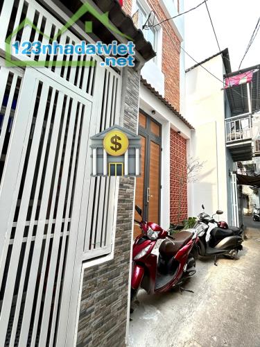 CHÍNH CHỦ BÁN NHÀ KHÁNH HỘI - NHÀ ĐẸP- ĐI VÀI BƯƠC RA GẶP XE HƠI- THÔNG RA TÔN THẤT - 1