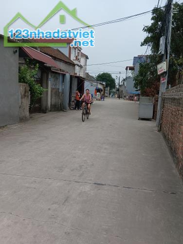 Bán Đất -Xã Hiền Ninh(Sóc Sơn)- 51 M2 -Ô Tô Vào Tận Đất - 1Tỷ680 Triệu - 1