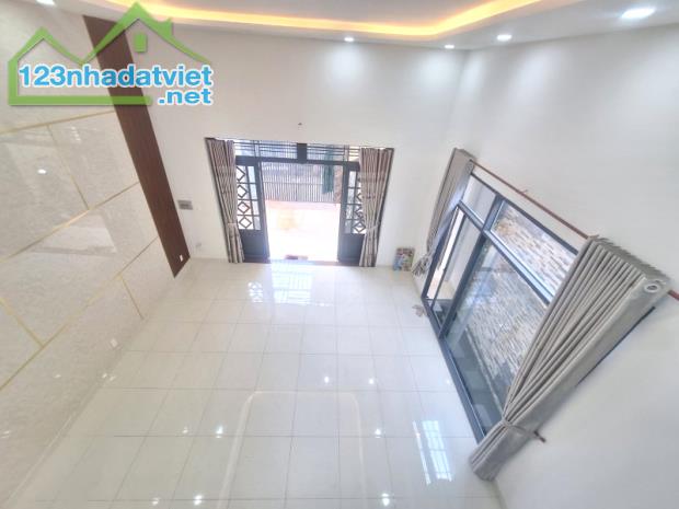 Bán Nhà 2 Tầng Hẻm Xe Hơi Gần Chợ Kiến Thiết Hiệp Phú Thủ Đức 122m2_5.5*20  chỉ 6.2 tỷ - 2