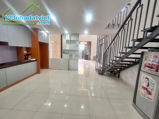 Bán Nhà 2 Tầng Hẻm Xe Hơi Gần Chợ Kiến Thiết Hiệp Phú Thủ Đức 122m2_5.5*20  chỉ 6.2 tỷ - 4