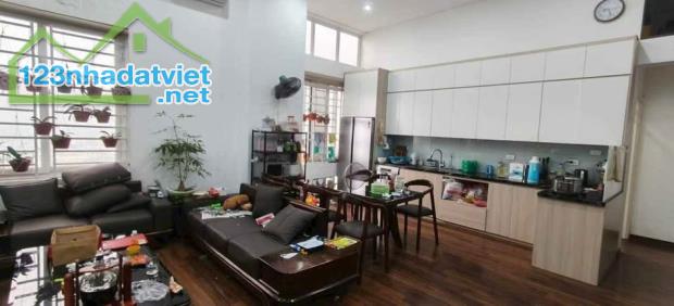 Bán căn chung cư Duplex 108m tại 137 Nguyễn Văn Cừ, giá siêu hợp lý chỉ hơn 5 tỷ còn tl. - 1