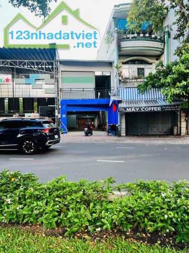 Mình chính chủ - Cần bán căn nhà 2 mặt tiền đường Hoàng Sa - Tân Bình - 2