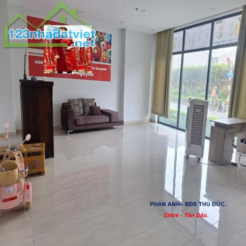 🏡【Bán Gấp ] Nhà Mặt Phố Liền Kề Nguyễn Duy Trinh, Quận 2_ 74 m²_ Chưa đến 3 ty 2 _ 3 Tầng