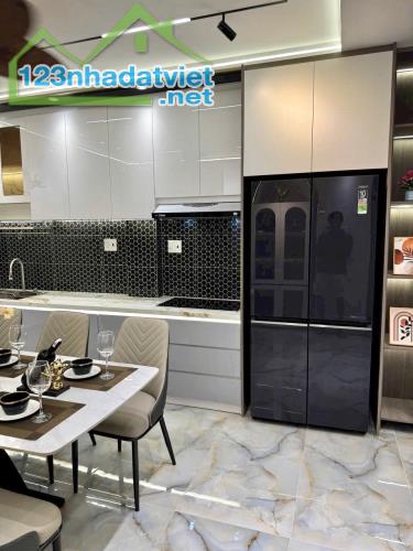 💠 GIẢM SÂU 400TR CÒN BỚT LỘC - NHÀ ĐẸP HXH ĐỖ CỔNG - QUANG TRUNG - EMART2 - DT45M² - 1