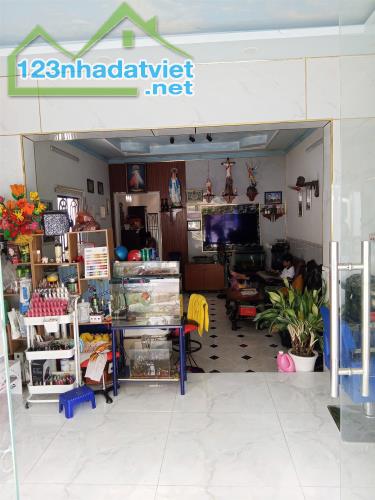 CẦN BÁN NHANH CĂN NHÀ MẶT TIỀN  TẠI Nguyễn Thị Thảnh,  Thới Tam Thôn, Hóc Môn,HCM - 2