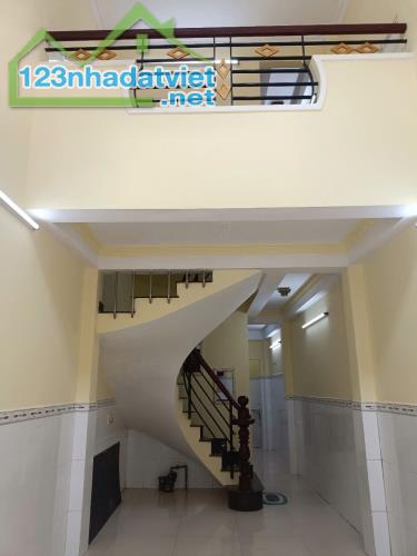 Bán nhà rẻ Q8 gần mặt tiền Tuy Lý Vương p13 , 3 tầng đúc không lộ giới 4 PN nhỉnh 4 tỷ - 1