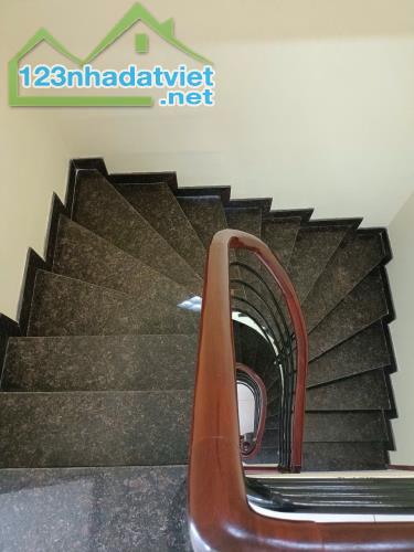 Bán nhà rẻ Q8 gần mặt tiền Tuy Lý Vương p13 , 3 tầng đúc không lộ giới 4 PN nhỉnh 4 tỷ - 3