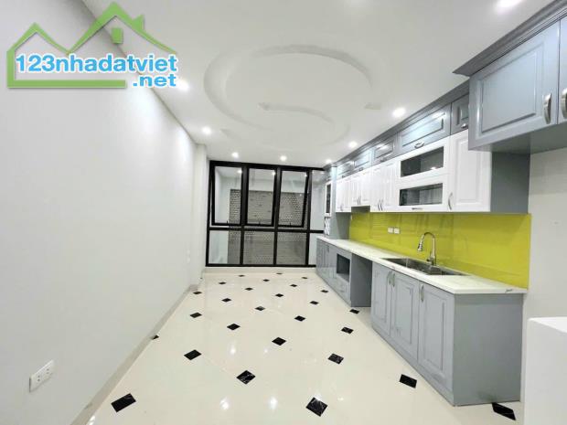 BÁN NHÀ KIM GIANG THANH XUÂN 8.5 TỶ 38M ĐẬP HỘP MỚI ĐẸP 1 CĂN ĐỘC LẬP THANG MÁY 20M Ô TÔ - 1