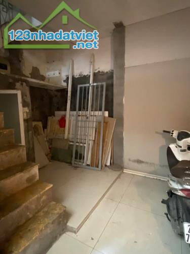 Cho thuê nhà ngõ phố Lê Đại Hành Hai Bà Trưng 40m x 3 tầng, giá 7.3tr/tháng - 2