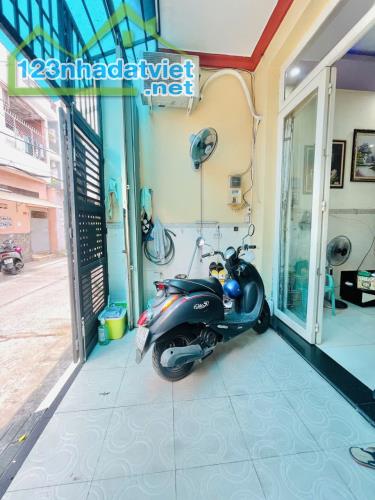 BÁN NHÀ 1 SẸT GÒ DẦU TÂN PHÚ  4M X 14M 3 TẦNG HẺM 6M THÔNG CHỈ 6.5 TỶ - 1