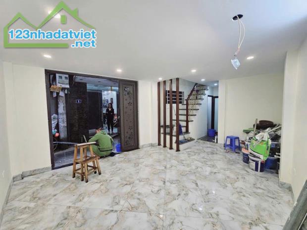 Thiết kế 6 tầng thang máy, chủ đầu tư full nội thất cực đẹp khách chỉ việc ở ngay - 2