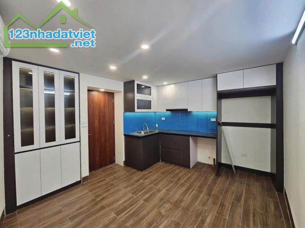 Thiết kế 6 tầng thang máy, chủ đầu tư full nội thất cực đẹp khách chỉ việc ở ngay - 3