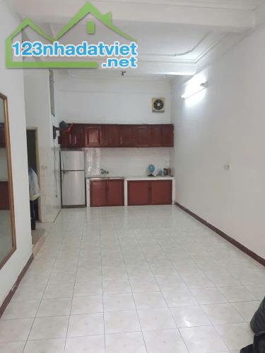Cho thuê nhà nguyên căn ngõ Gốc Đề, 3 tầng x 40m2, 3 phòng ngủ, 7.5 Triệu/tháng - 2