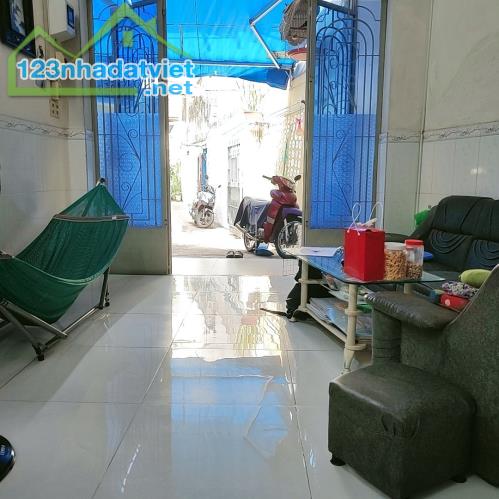 NGAY KHU VIP NGUYỄN VĂN TRỖI PHÚ NHUẬN, SÁT MẶT TIỀN, DT 45M2 2 LẦU BTCT 3PN, NỞ HẬU - 1