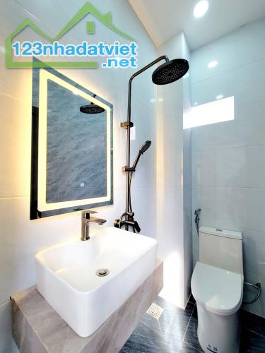 Bán Nhà P9 Gò Vấp 3 Tầng - Hẻm Xe Hơi - Chỉ Nhỉnh 6 Tỷ - 3